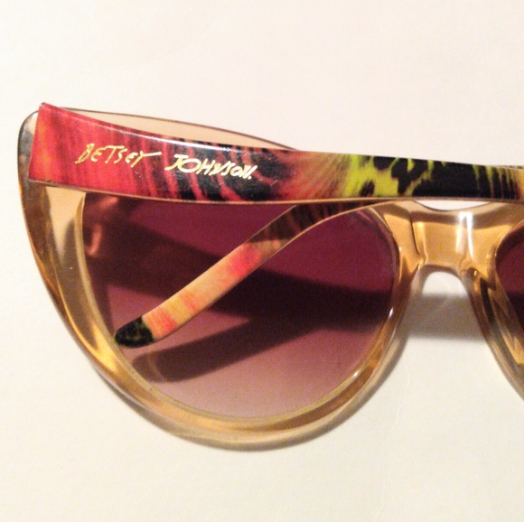 Betsey Johnson Cateye Sunglasses - Picture 11 of 15